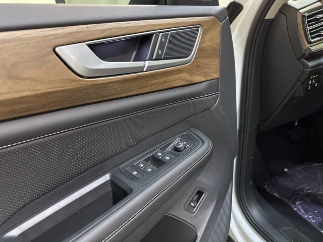2026 Volkswagen Atlas SE Technology photo 12