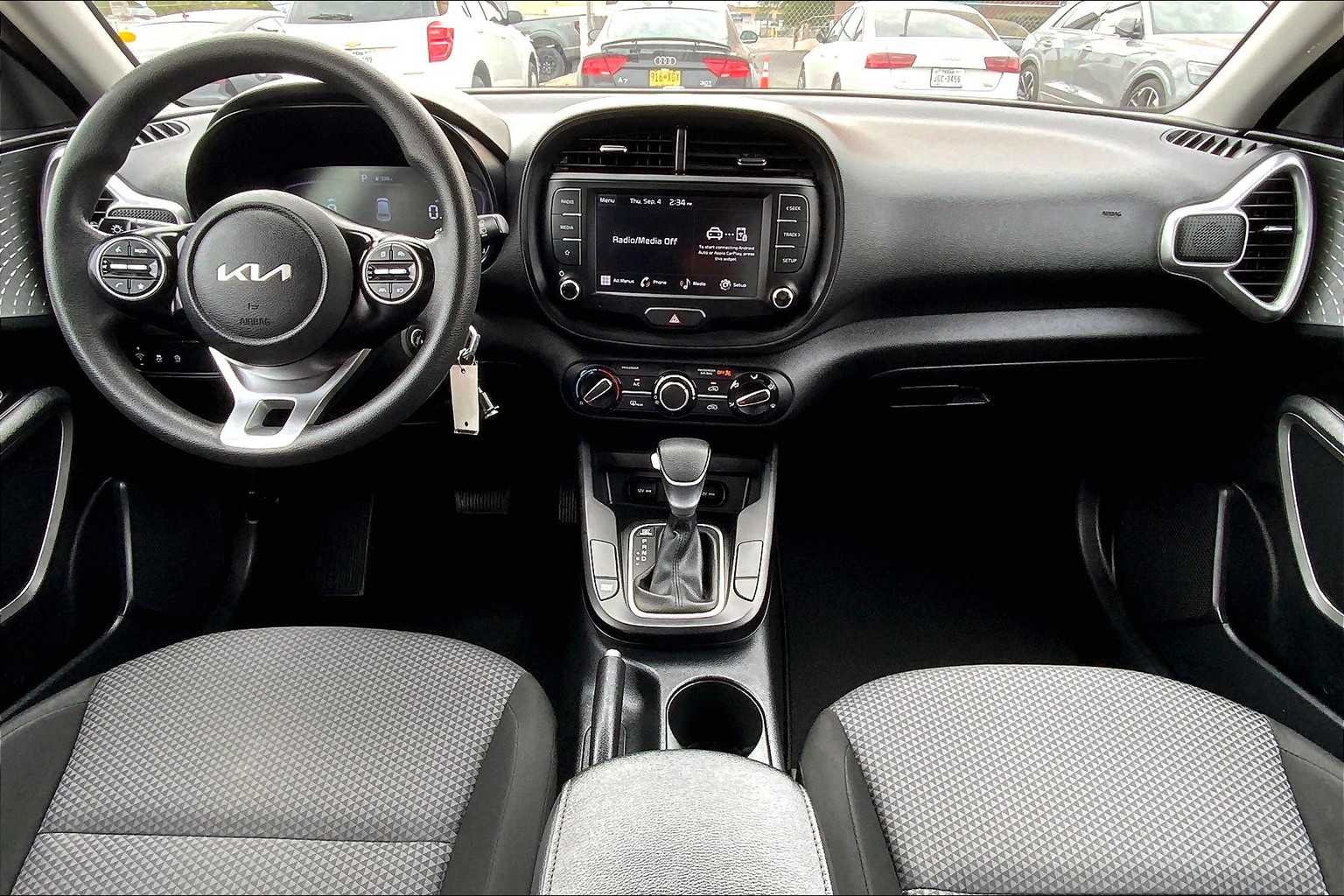 2023 Kia Soul LX photo 13