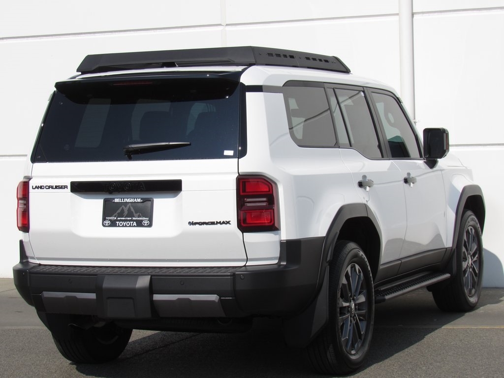 2025 Toyota Land Cruiser Base photo 4