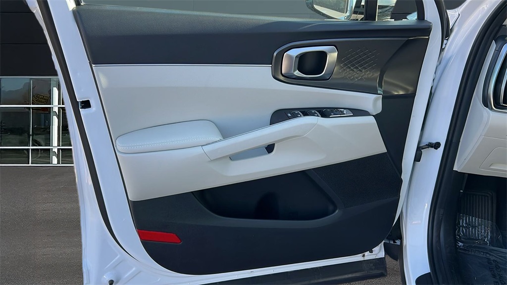 2025 Kia Sorento S photo 10