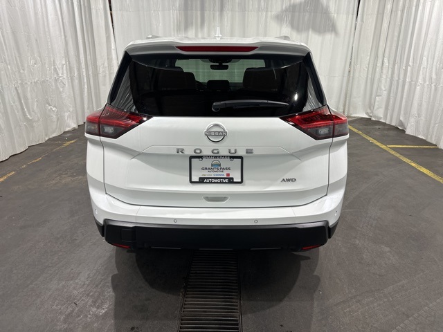 2026 Nissan Rogue SV photo 3