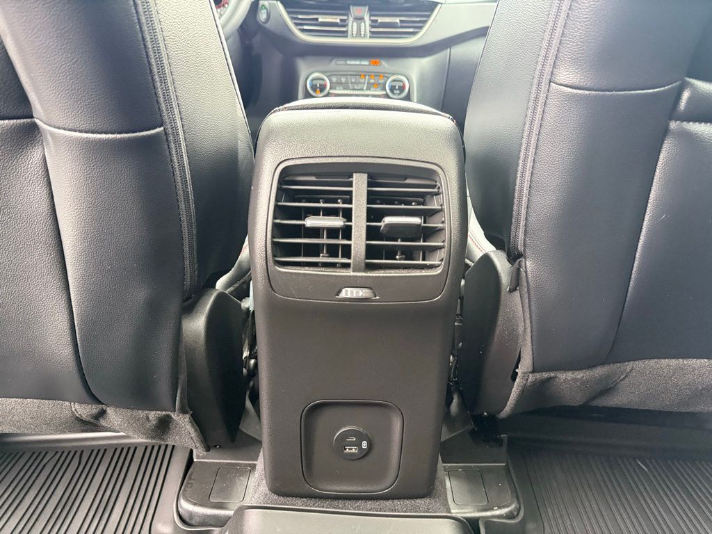 2022 Ford Escape SEL photo 26