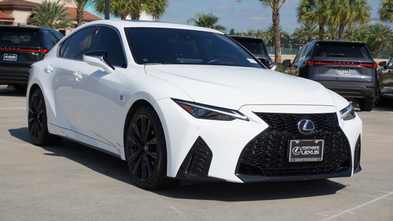 2023 Lexus IS 350 F SPORT photo 4