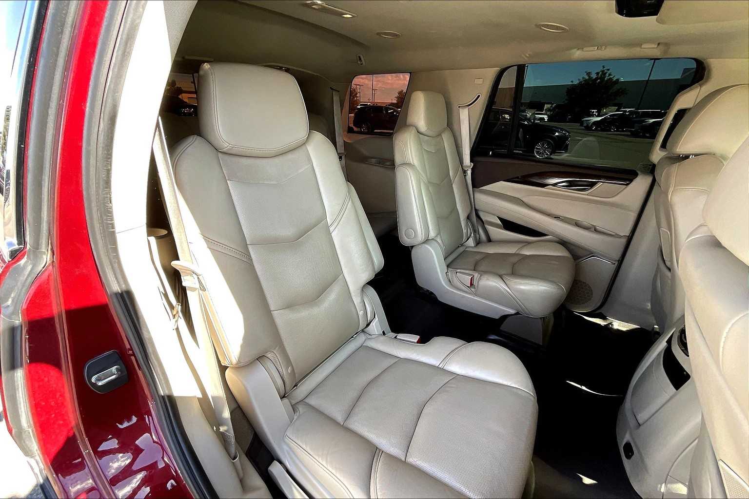 2017 Cadillac Escalade Luxury photo 18