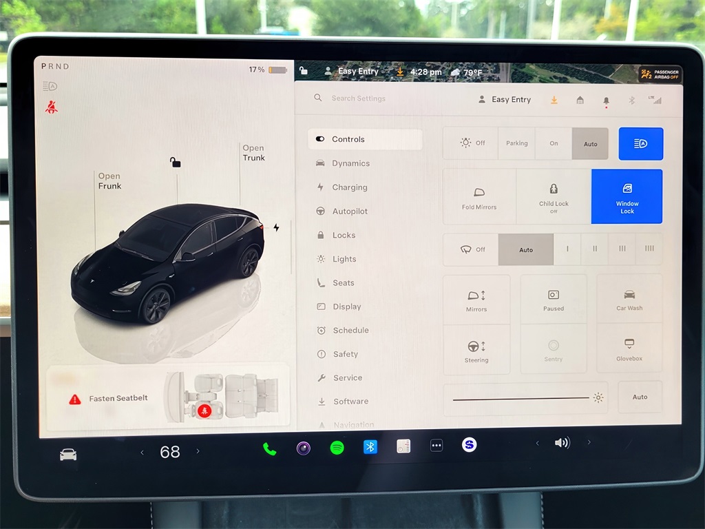 2025 Tesla Model Y Long Range photo 23