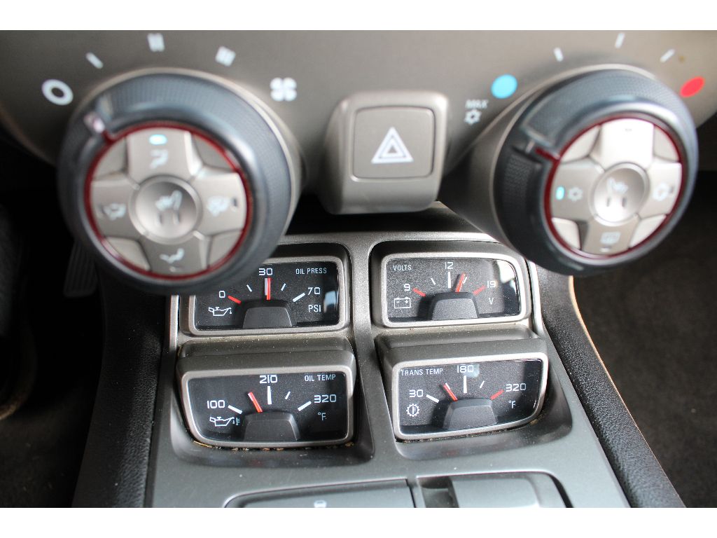 2013 Chevrolet Camaro 2LT photo 21