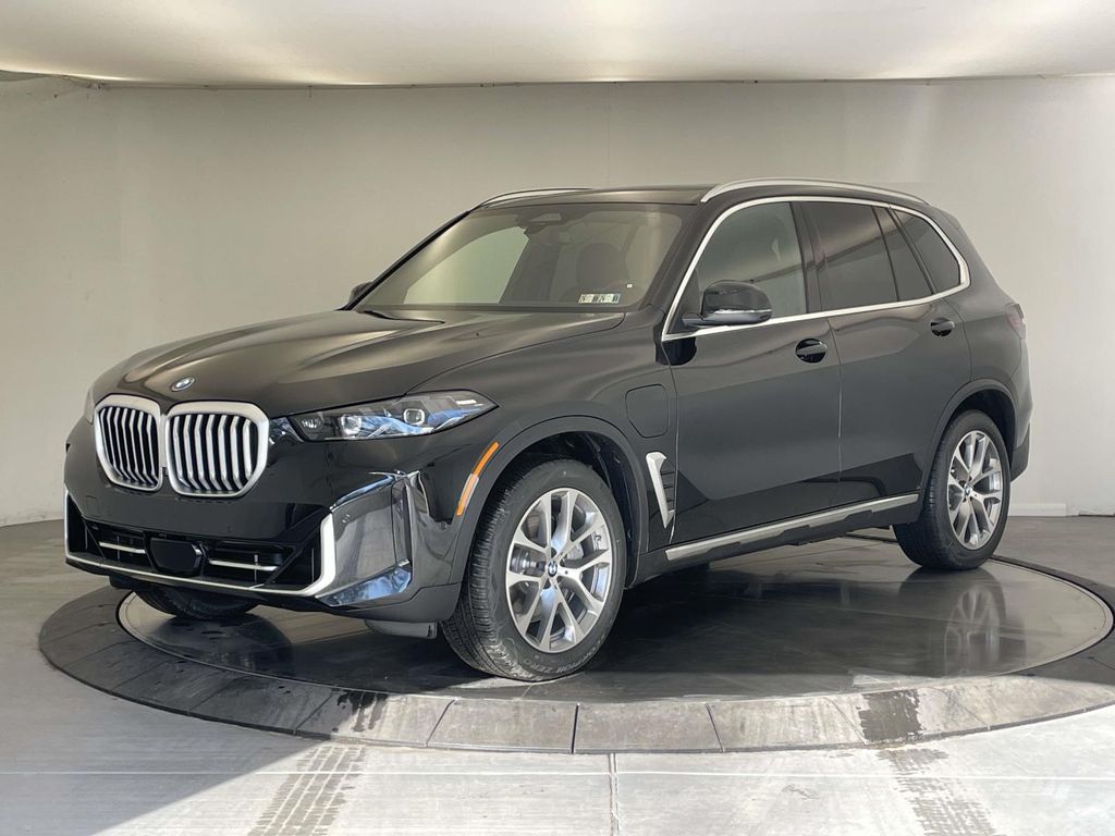 2026 BMW X5 50e's photo