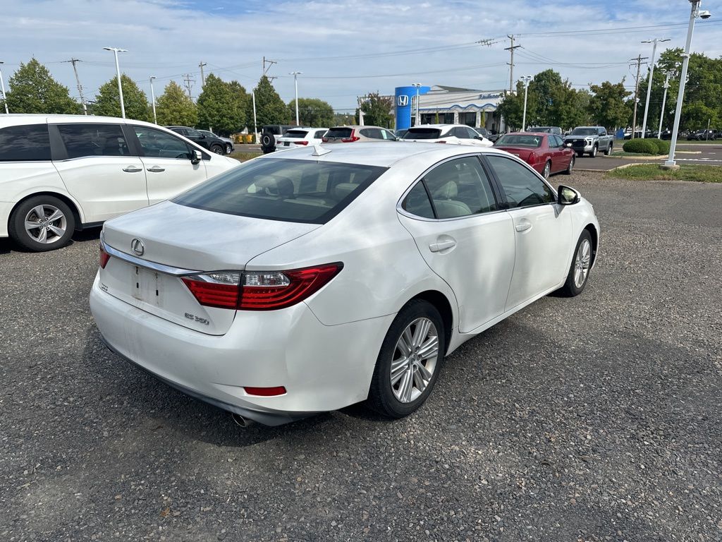 2014 Lexus ES 350 photo 3