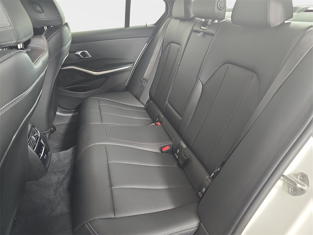 2025 Bmw 330i xDrive photo 14