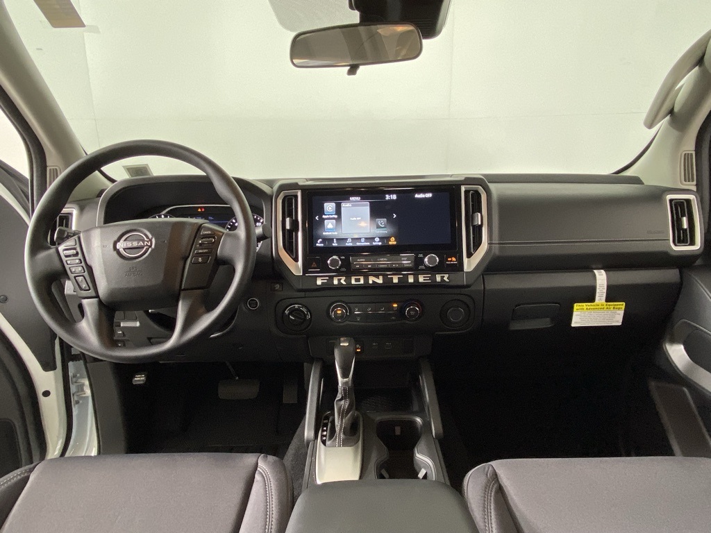 2025 Nissan Frontier SV photo 3