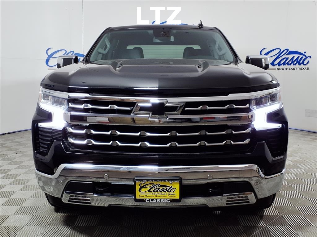 2023 Chevrolet Silverado 1500 LTZ photo 2