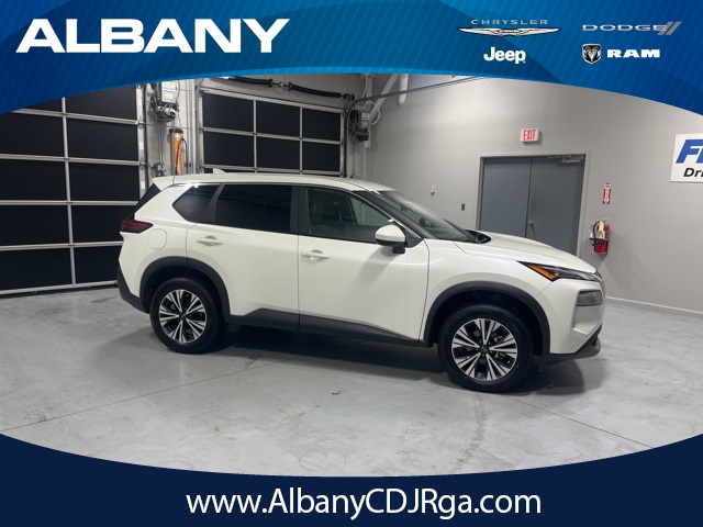2023 Nissan Rogue SV's photo