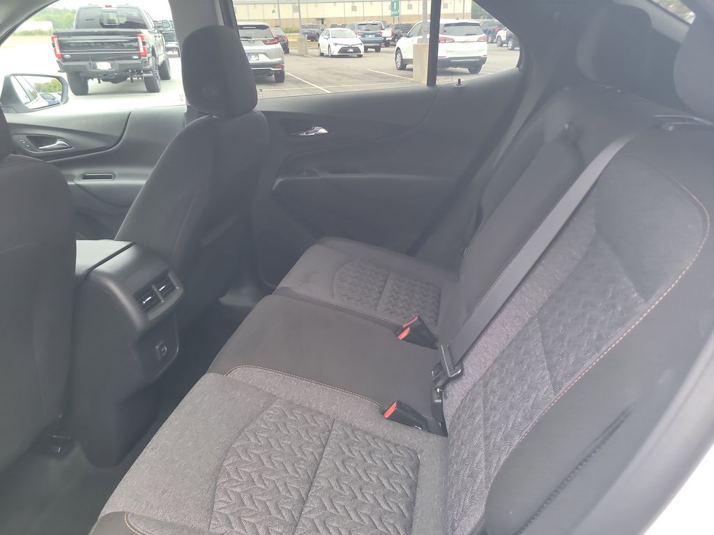 2024 Chevrolet Equinox LT photo 22