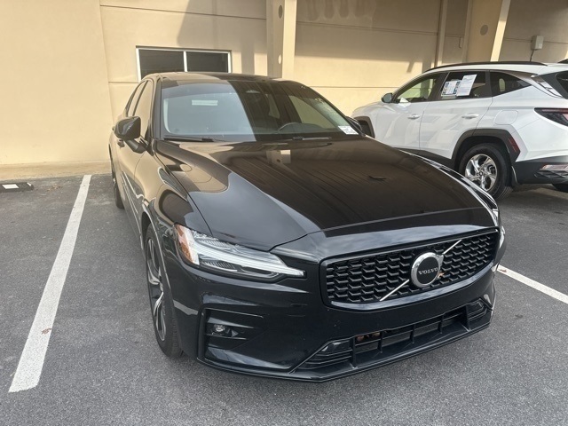 2025 Volvo S60 B5 Core photo 6