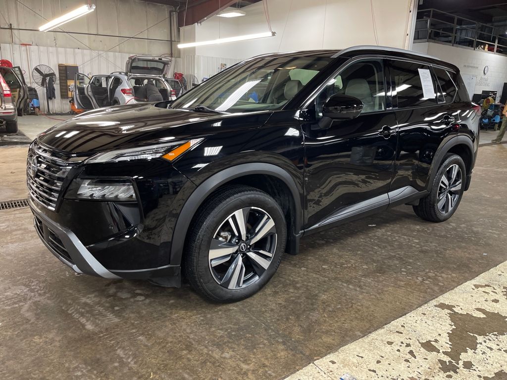 2024 Nissan Rogue SL's photo