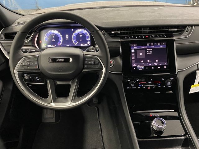 2025 Jeep Grand Cherokee Altitude photo 5