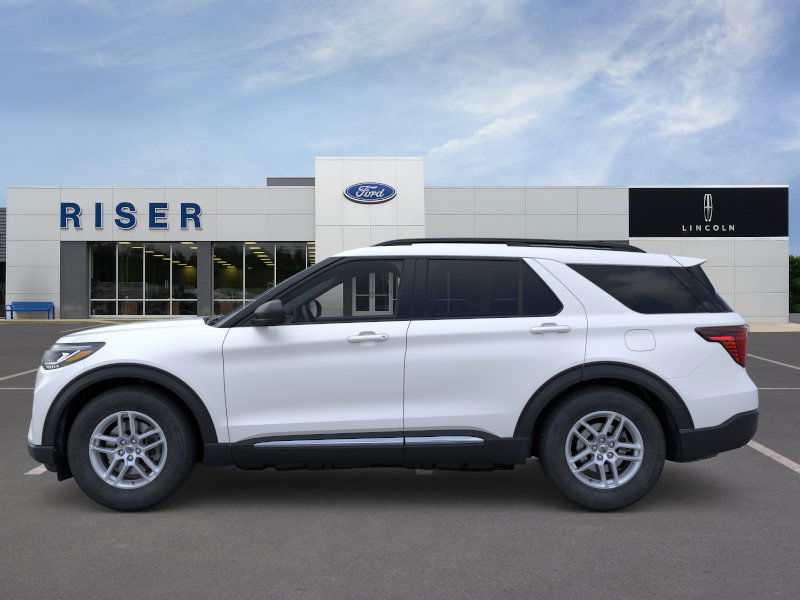 2025 Ford Explorer photo 3