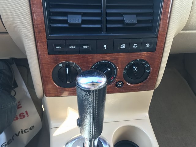 2006 Ford Explorer Eddie Bauer photo 7