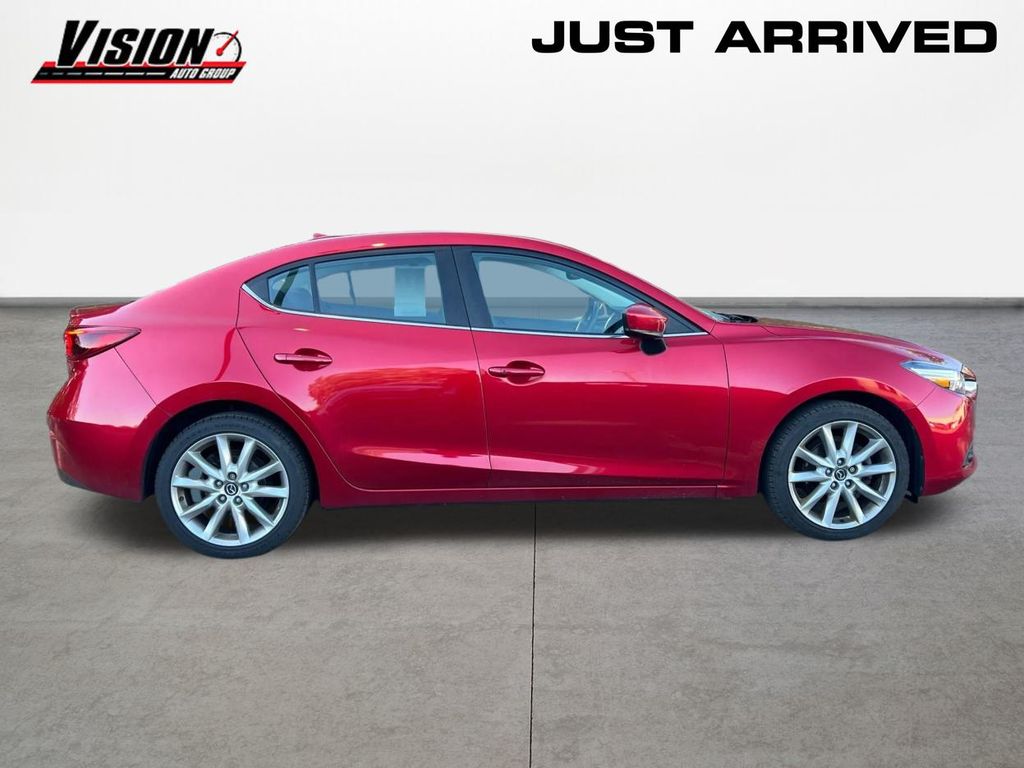 2017 Mazda Mazda3 Grand Touring photo 4