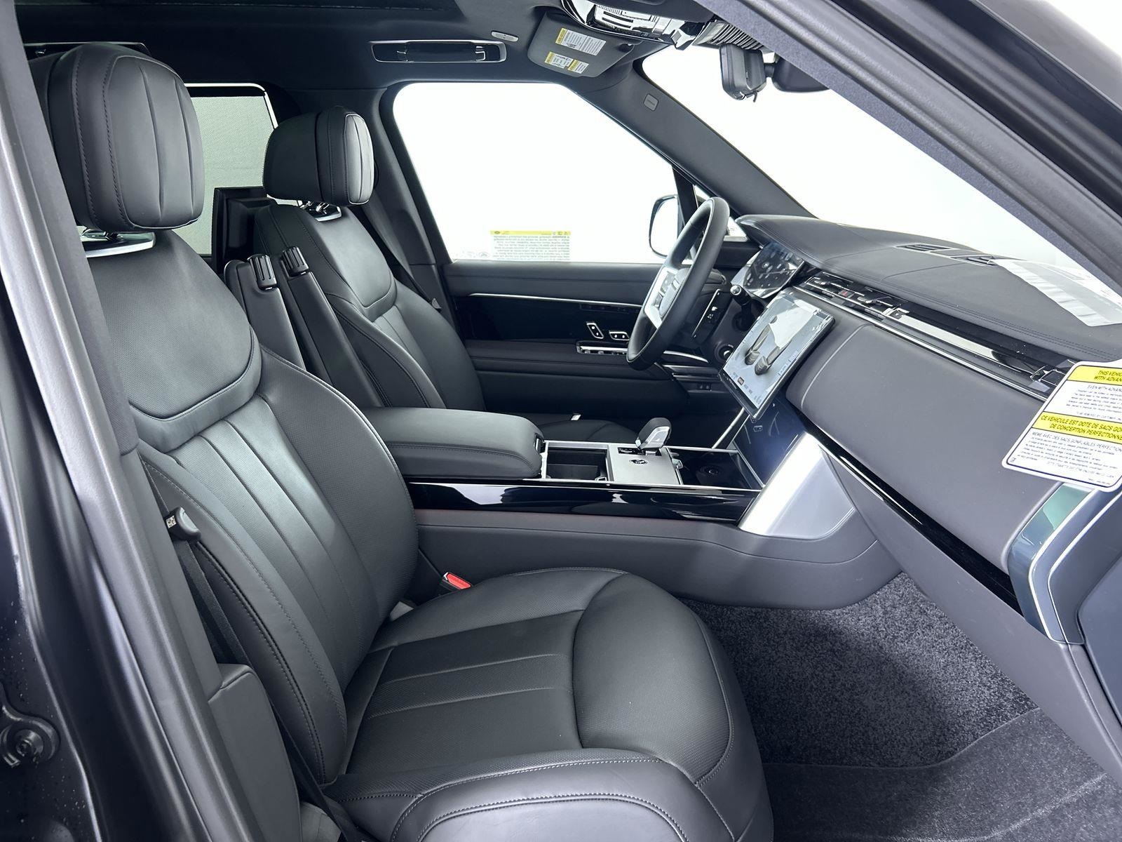 2025 Land Rover Range Rover SE photo 29