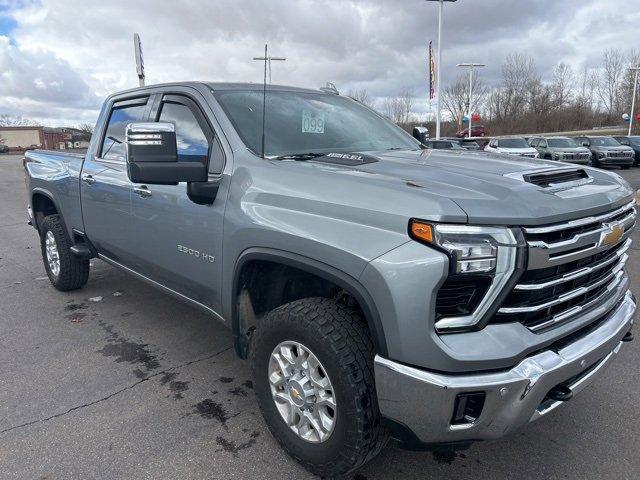 2024 Chevrolet Silverado 2500HD LTZ photo 3