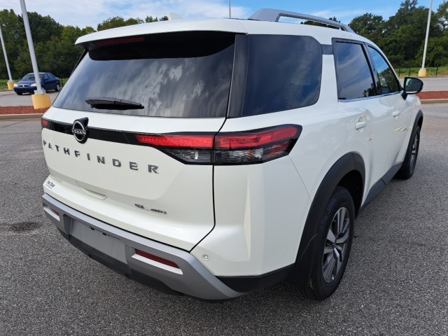 2022 Nissan Pathfinder SL photo 7