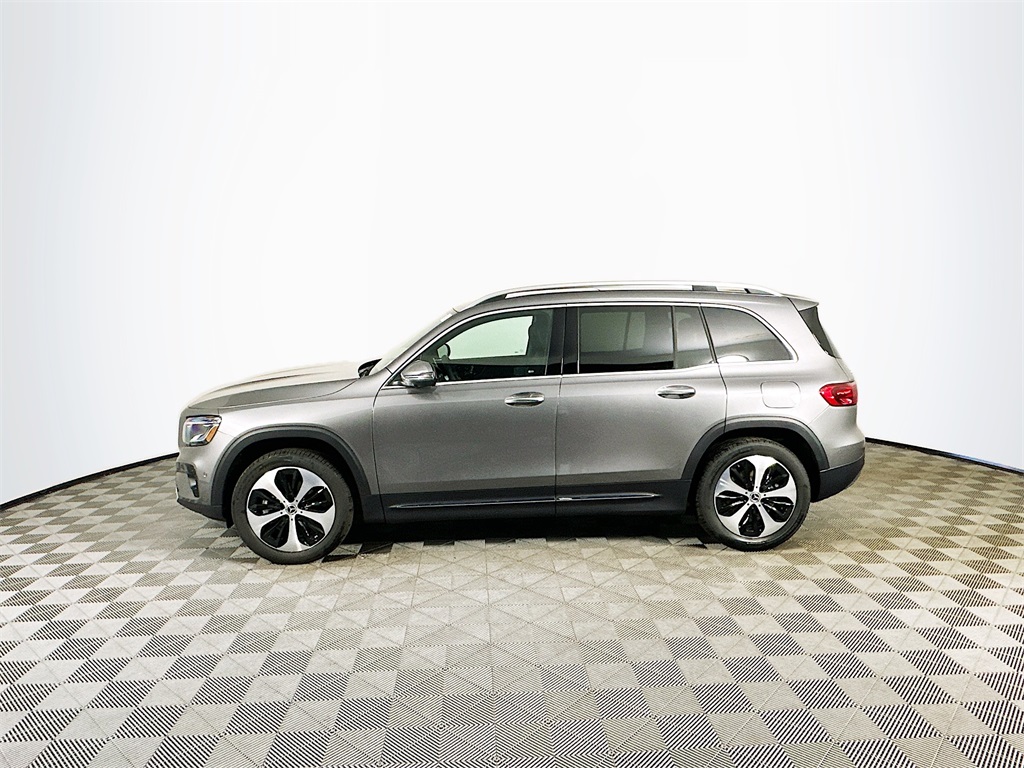2026 Mercedes Benz GLB 250 4MATIC photo 3