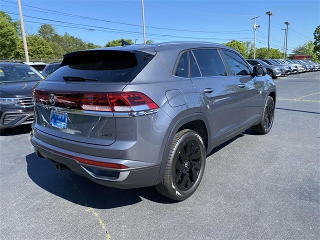 2025 Volkswagen Atlas Cross Sport SE Technology photo 6