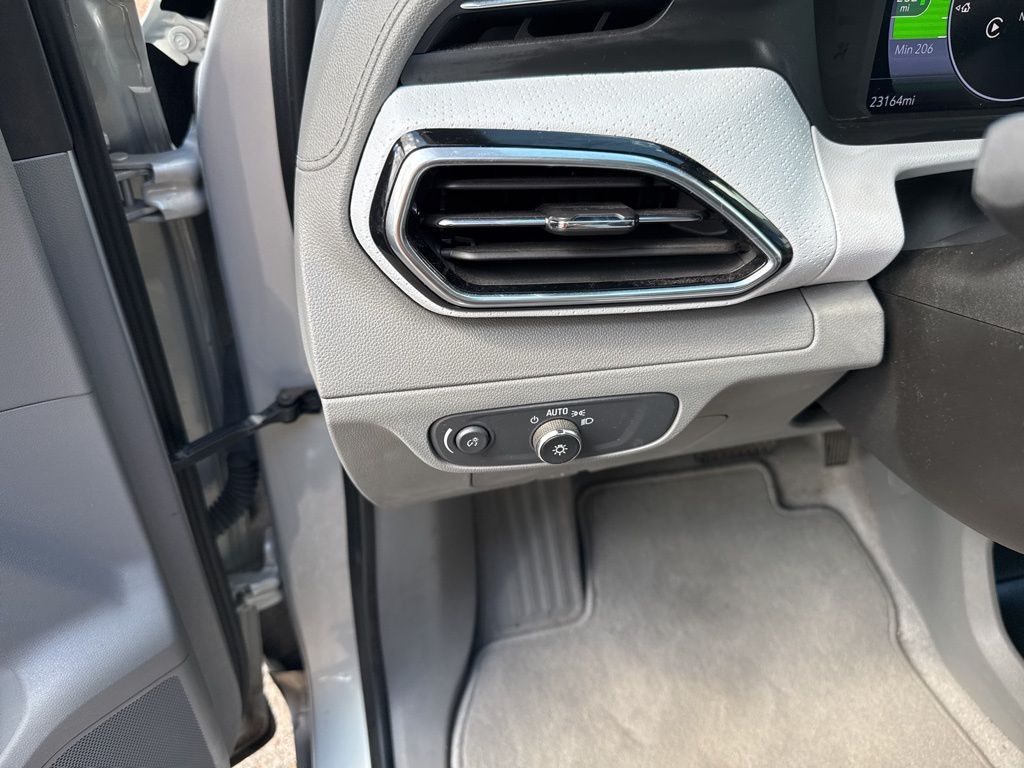 2022 Chevrolet Bolt EUV Premier photo 14