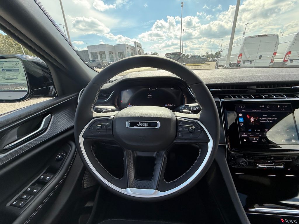 2025 Jeep Grand Cherokee Altitude X photo 12