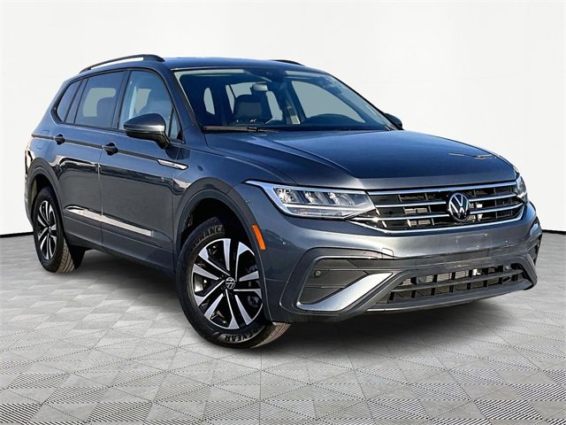 2024 Volkswagen Tiguan S's photo