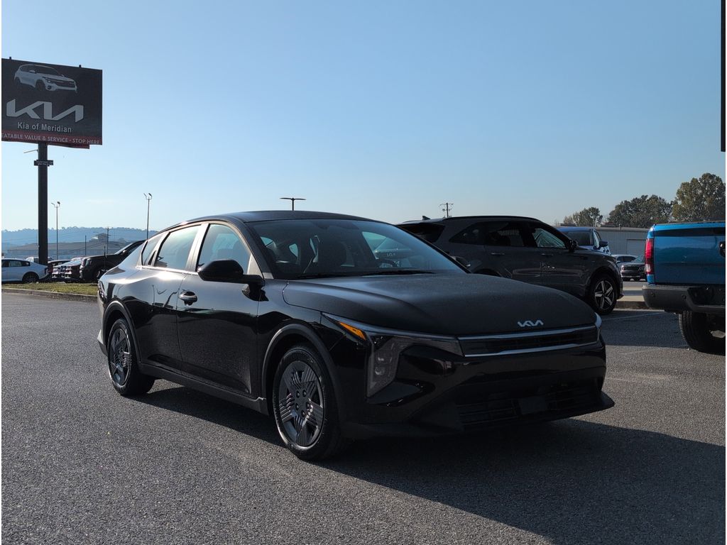 2025 Kia K4 LX photo 2
