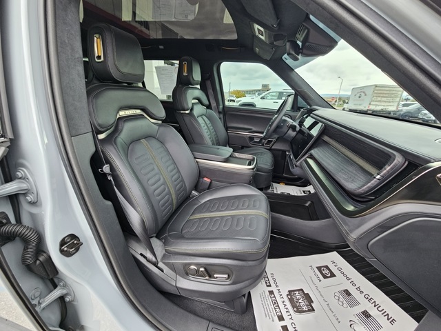 2023 Rivian R1S Adventure photo 19