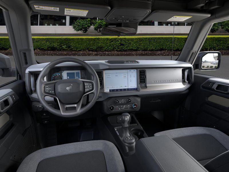 2025 Ford Bronco Base photo 8