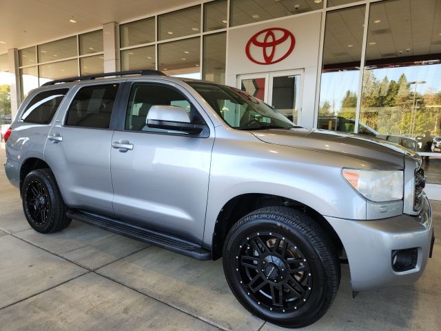 2013 Toyota Sequoia SR5 photo 3