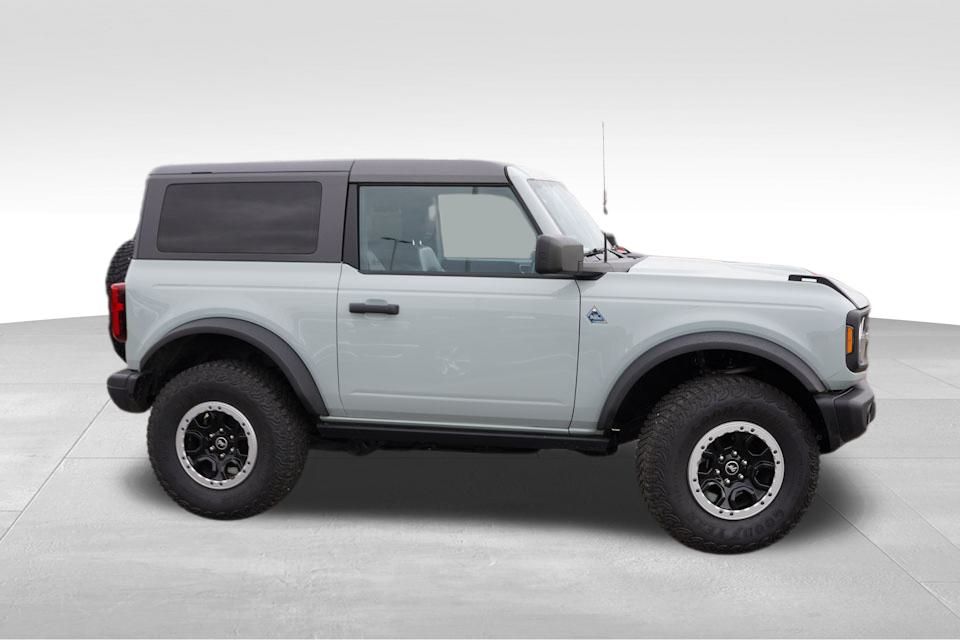 2024 Ford Bronco Black Diamond photo 3