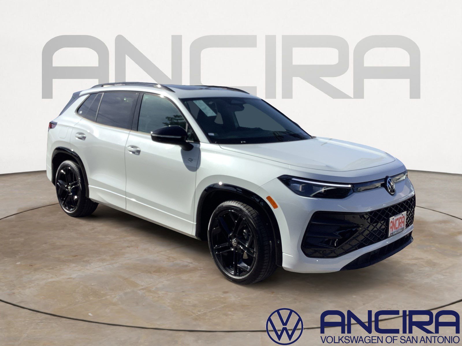 2026 Volkswagen Tiguan SE R-LINE BLACK's photo