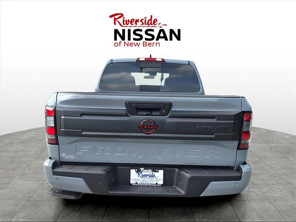 2025 Nissan Frontier Crew Cab PRO-4X photo 3