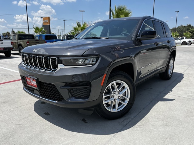 2025 Jeep Grand Cherokee Laredo X photo 3