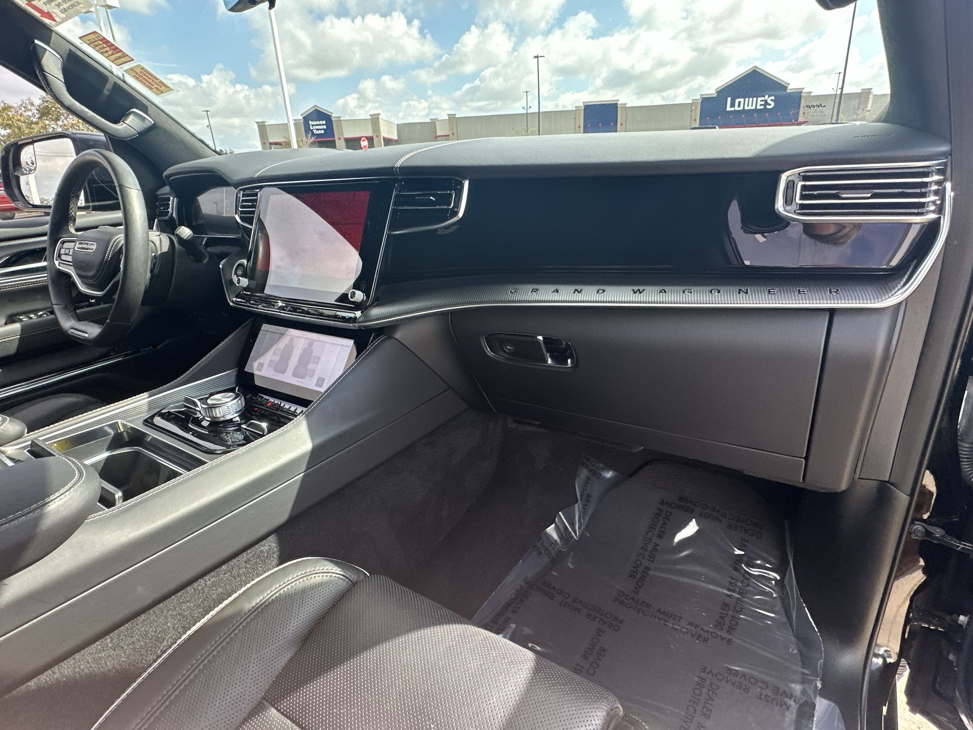 2023 Jeep Grand Wagoneer II photo 28