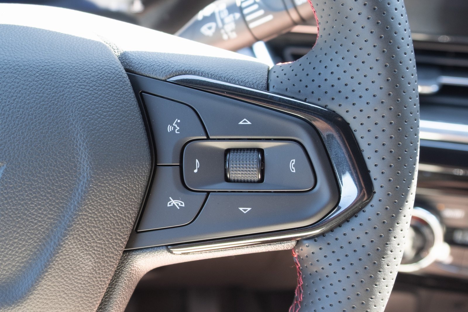 2025 Chevrolet Trax photo 4