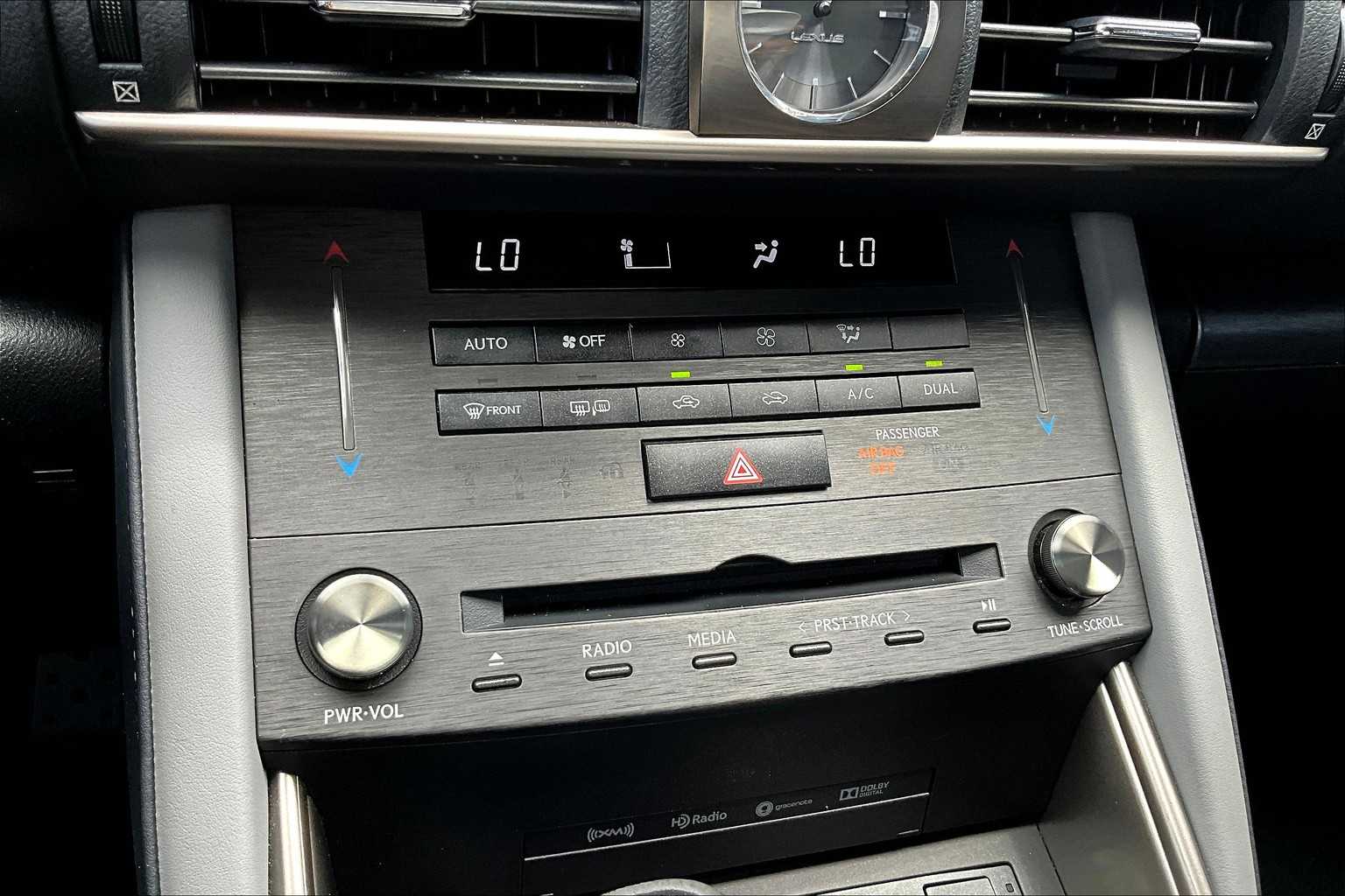 2020 Lexus IS 300 F SPORT photo 34