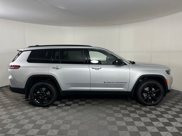 2025 Jeep Grand Cherokee Limited photo 7