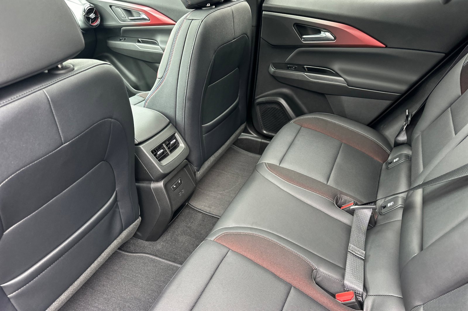 2025 Chevrolet Equinox RS photo 6