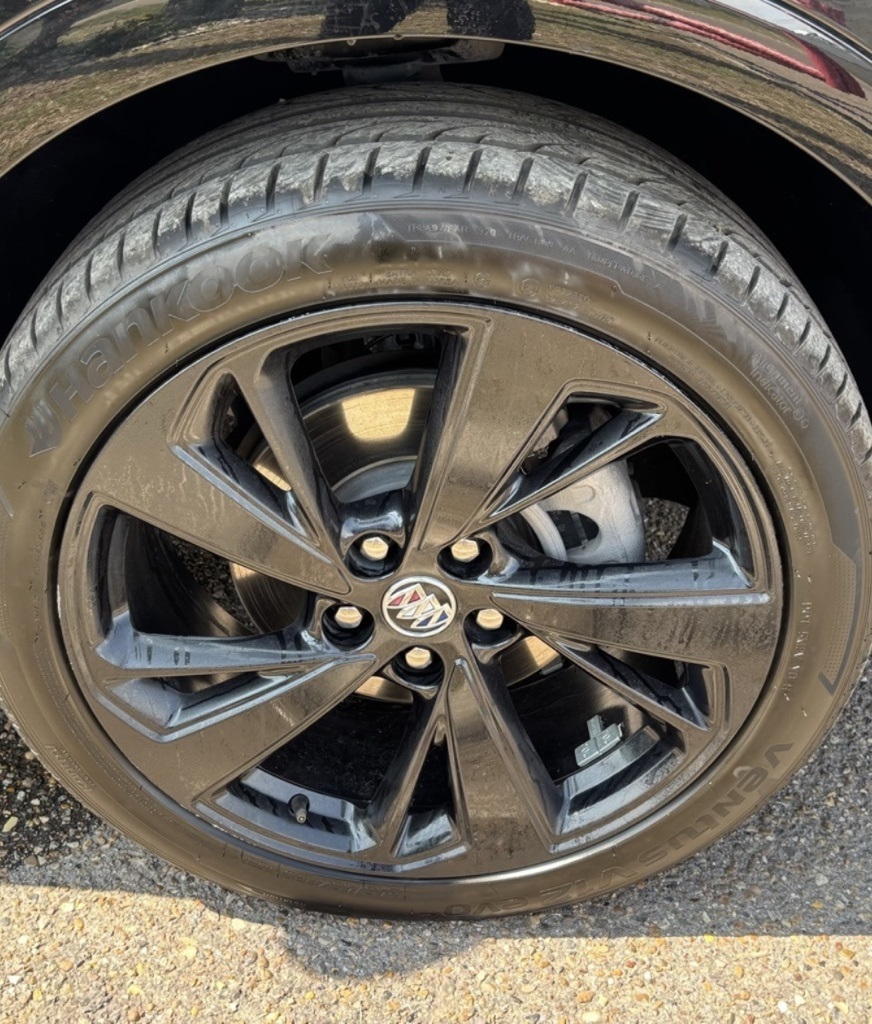 2022 Buick Envision Essence photo 17
