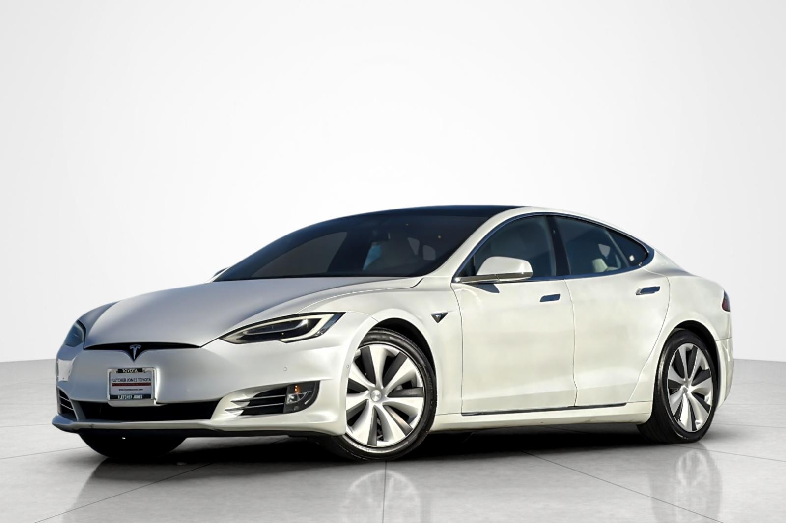 2020 Tesla Model S Long Range Plus's photo