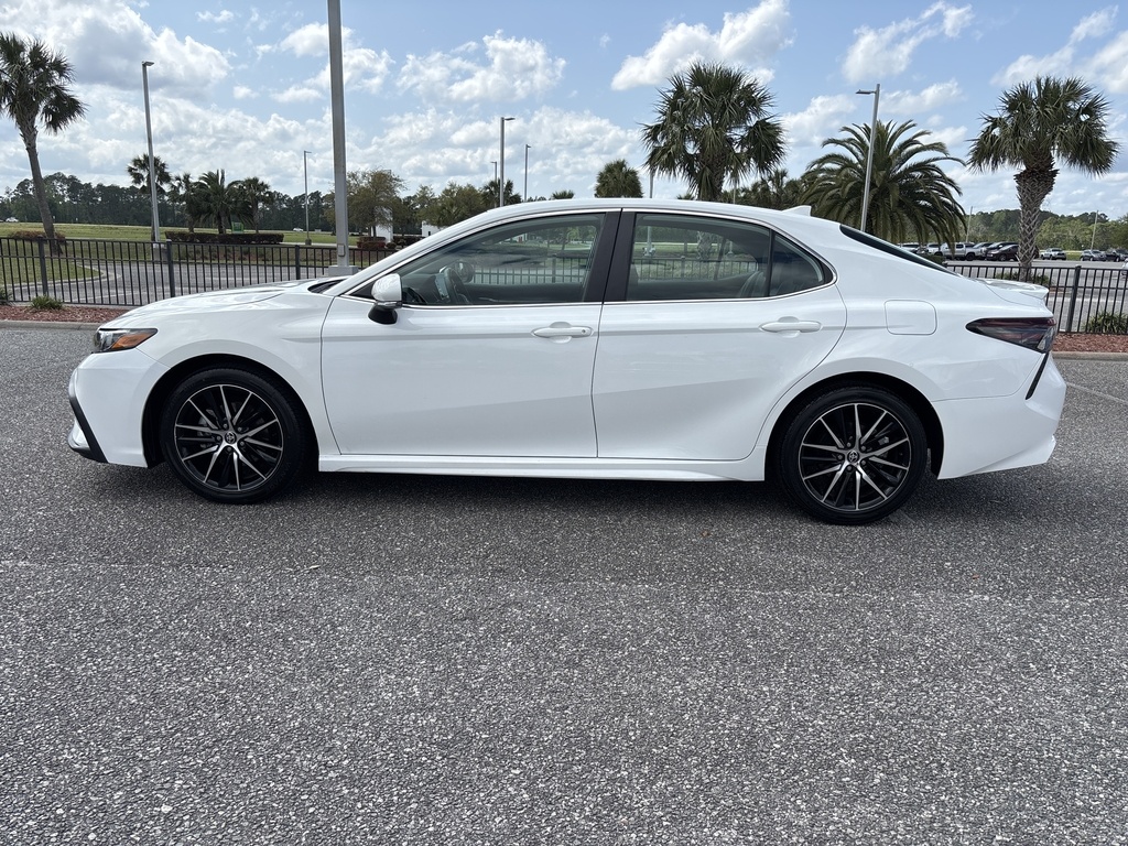 2023 Toyota Camry SE photo 2