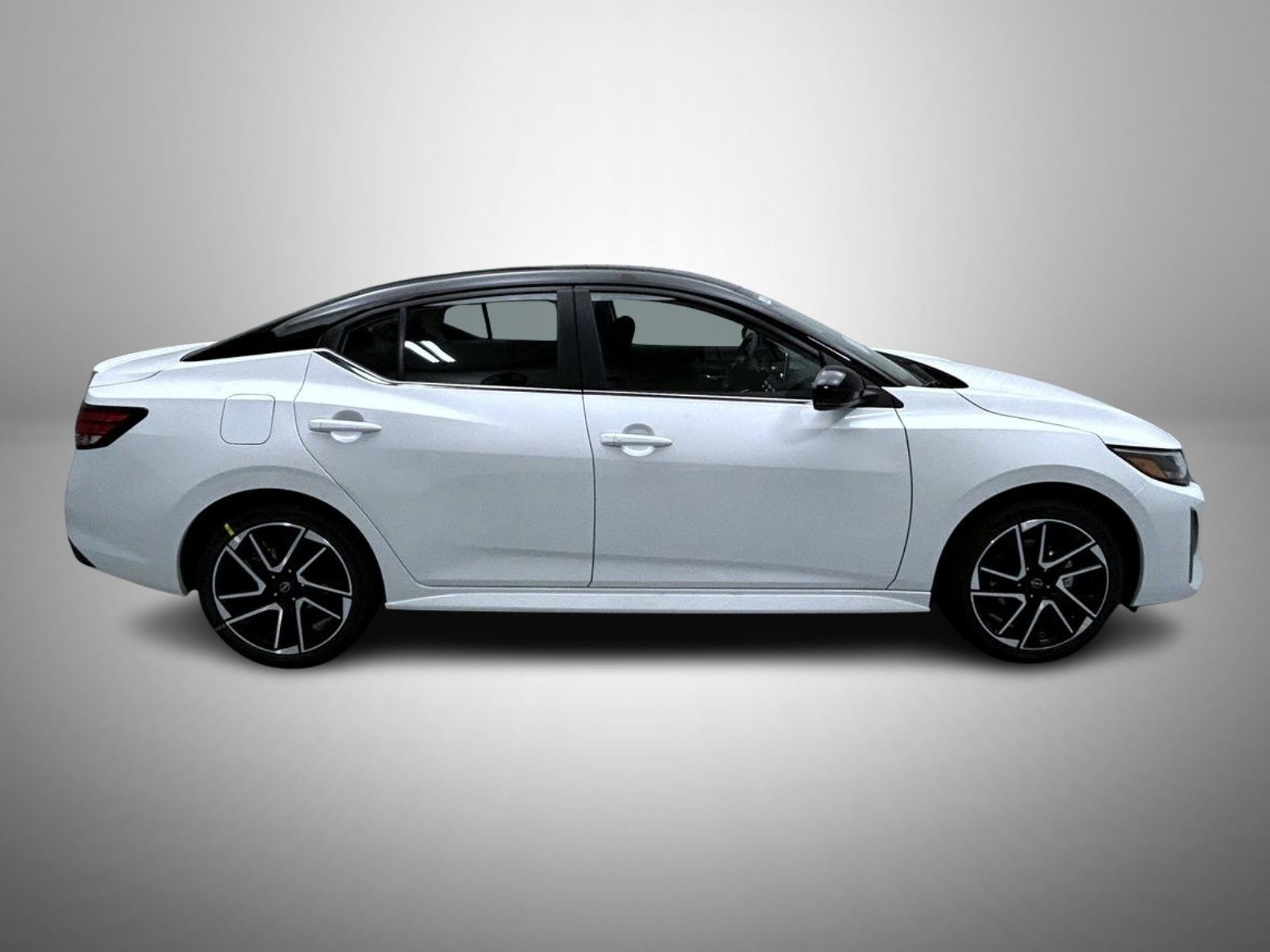 2025 Nissan Sentra SR photo 4