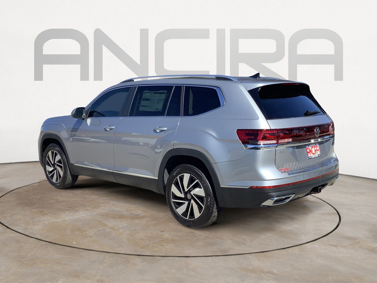 2025 Volkswagen Atlas SEL photo 4