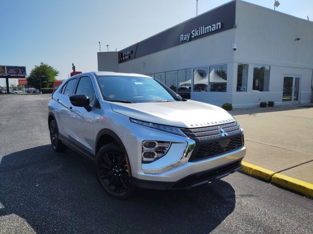 2025 Mitsubishi Eclipse Cross LE's photo